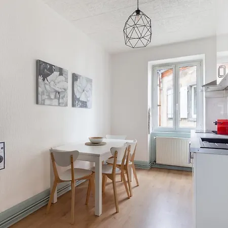 Apartment Travel Homes - Le Carls 2 Spacieux, Moderne, Equipe